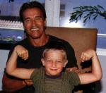  Arnold Schwarzenegger 777  celebrite provenant de Arnold Schwarzenegger