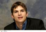  Ashton Kutcher d98  celebrite provenant de Ashton Kutcher