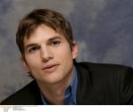  Ashton Kutcher d97  photo célébrité