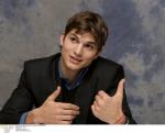  Ashton Kutcher d81  photo célébrité