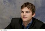  Ashton Kutcher d48  celebrite provenant de Ashton Kutcher