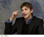  Ashton Kutcher d37  photo célébrité