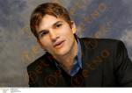  Ashton Kutcher d25  photo célébrité