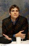  Ashton Kutcher d169  photo célébrité