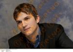  Ashton Kutcher d161  photo célébrité
