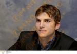  Ashton Kutcher d160  photo célébrité