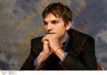  Ashton Kutcher d155  photo célébrité
