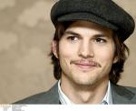  Ashton Kutcher d135  photo célébrité
