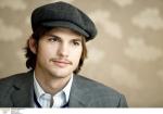  Ashton Kutcher d119  photo célébrité