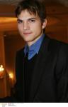  Ashton Kutcher d110  photo célébrité