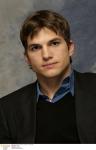  Ashton Kutcher d102  photo célébrité